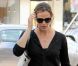 Jennifer Garner va chercher sa petite Violet à son cours de danse, avant d'aller déjeuner avec son mari Ben Affleck et leur seconde fille Seraphina. 4 août 2011