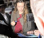 Olivia Wilde, même au naturel, séduit ses fans avec ses grands yeux bleus... Londres, 10 août 2011