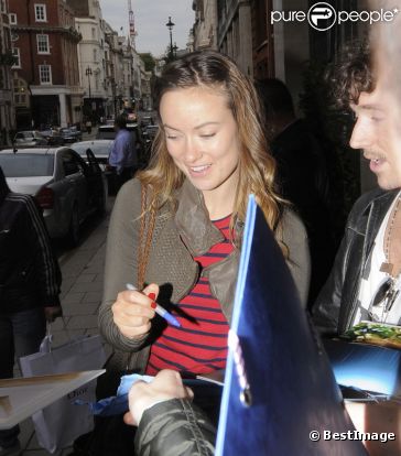Olivia Wilde, même au naturel, séduit ses fans avec ses grands yeux bleus... Londres, 10 août 2011
