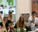 Les habitants écoutent les slams dans Secret Story 5