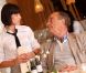  Petit apéritif le 11 août, pas chez Sénéquier cette fois-là... 
 Jacques Chirac, bien que diminué, a pu vérifier sa cote de popularité lors de ses vacances estivales 2011 à Saint-Tropez... 