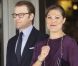 La princesse Victoria de Suède, enceinte et court vêtue, acclamée avec Daniel