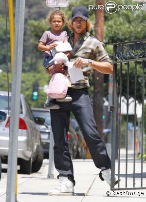 Gabriel Aubry récupère sa petite Nahla dont il partage la garde avec Halle Berry, à Los Angeles, le 19 août !