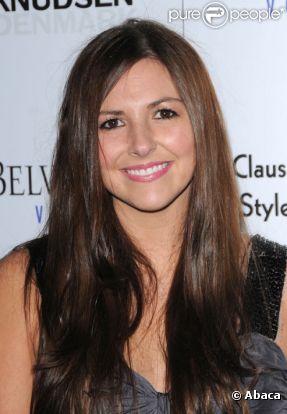 Alli Sims pose en février 2009 lors d'une soirée à Beverly Hills 