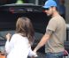 Eva Longoria et Eduardo Cruz arrivent à Paris. Ils se trouvent non loin d'Antonio Banderas et Melanie Griffith, également en France. Août 2011