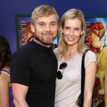 Rick Schroder et son épouse Andrea, pour la projection de la  version 3D du Roi Lion, à Los Angeles, samedi 27 août 2011.
