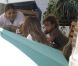 Jennifer Lopez profite des moindres moments de répit durant le tournage de son clip Papi pour profiter de ses enfants...