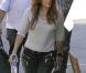 Jennifer Lopez profite des moindres moments de répit durant le tournage de son clip Papi pour profiter de ses enfants...