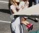 Jennifer Lopez profite des moindres moments de répit durant le tournage de son clip Papi pour profiter de ses enfants...
