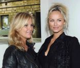 Adriana Karembeu et sa soeur Natalia Sklenarikova participent aux vendanges du Clos Lanson, à Reims, en août 2011. Elles sont avec Philippe Baijot, co-fondateur de LANSON-BCC.