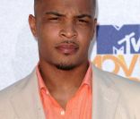 T.I. : Le rappeur vient de sortir de prison, mais y retourne aussi vite
