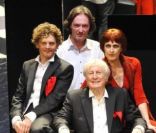 Claude Rich, Nicolas Vaude, Jean-Claude Bouillon, Delphine Rich et Chloé Berthier lors des répétitions de la pièce L\'intrus, d\'Antoine Rault. Août 2011<br />