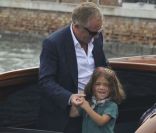 Salma Hayek, François Henri-Pinault et leur fille Valentina Paloma à Venise le 2 septembre 2011.