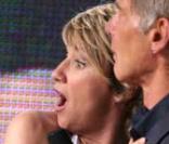 Ariane Massenet tente d'embrasser Harrison Ford