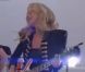 Kate Moss et sa guitare fêtent ses dix ans de collaboration avec Rimmel. A cette occasion, elle a tourné en mai dernier dans les Studios SPTING à Londres