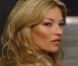 Kate Moss fête ses dix ans de collaboration avec Rimmel. A cette occasion, elle a tourné en mai dernier dans les Studios SPTING à Londres