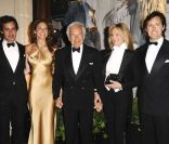  Les enfants Andrew, Dylan, Ricky et David entourent le couturier Ralph Lauren lors de l'ouverture d'une nouvelle boutique à Saint Germain des Prés en avril 2010 
 &nbsp; 