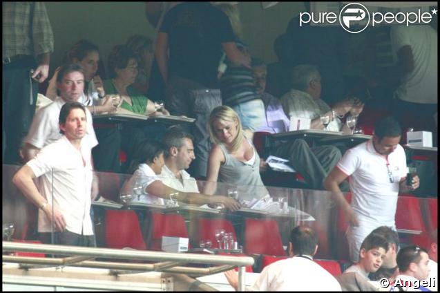 Cécile de Ménibus et son mari au Parc des Princes