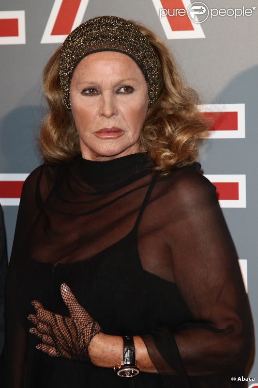 Ursula Andress à l'avant-première de  La Piel que Habito , à Rome le 20 septembre 2011