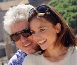 Pedro Almodóvar et Elena Anaya lors d'un photocall pour la promotion du film  La piel que habito, à Rome le 21 septembre 2011