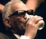 Ray Charles dans la nouvelle pub de Pepsi pour X-Factor