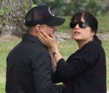 Selma Blair, Jason Bleick et leur fils Arthur lors d\'une fête d\'anniversaire dans un parc à Los Angeles, le 24 septembre 2011 <br />