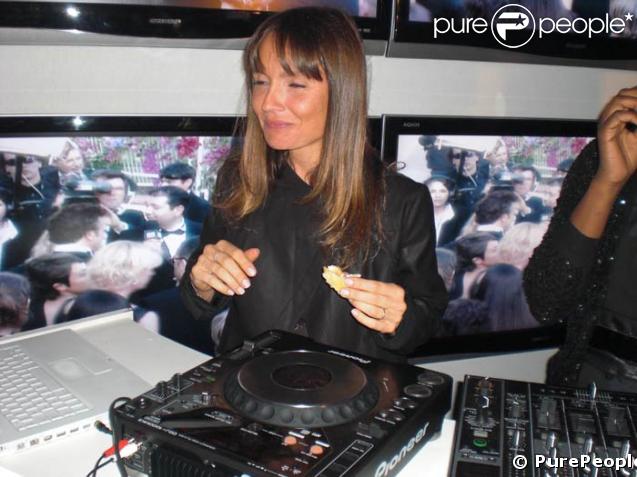 Axelle LAffont, une petite faim derrière les platines !