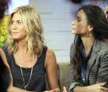 Jennifer Aniston et Demi Moore sur le plateau de l\'émission<em> Good Morning America</em>, à New York, le 26 septembre 2011.