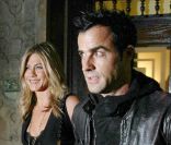 Jennifer Aniston et Justin Theroux à la sortie de leur appartement, à New York, le 26 septembre 2011.