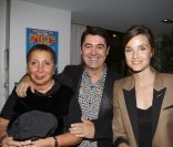 Nicole (du restaurant La Petite Maison), et Céline Bosquet lors de la soirée de l'Association des Niçois de Paris, le 26 septembre 2011. 
