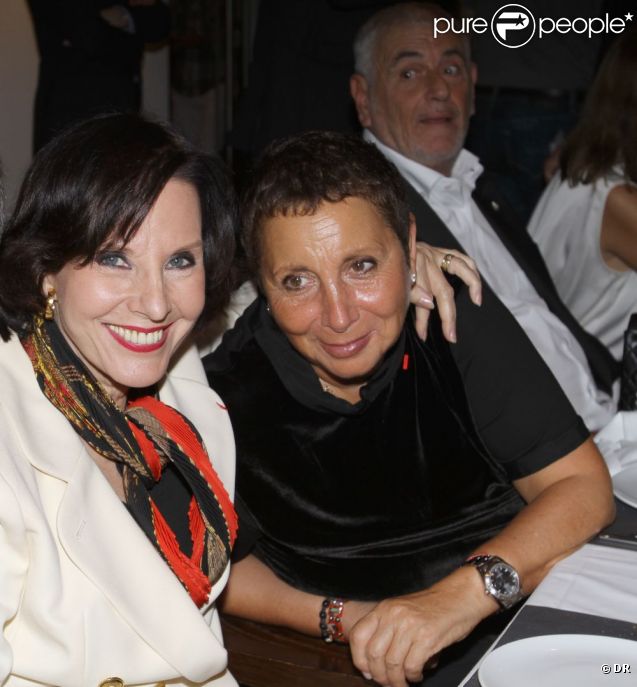 Denise Fabre et Nicole (du restaurant La Petite Maison) lors de la soirée de l'Association des Niçois de Paris, le 26 septembre 2011. 