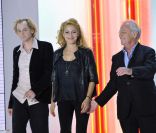 Audrey Dana, Julien Cottereau et Bernard Murat sur le plateau de <em>Vivement Dimanche</em>, émission présentée par Michel Drucker et diffusée le 2 octobre 2011. Prise de vue effectuée le 28 septembre 2011