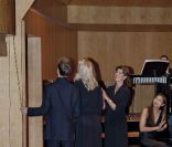 Caroline de Monaco, Amy, femme du défunt, et l\'un de ses fils, lors de l\'inauguration de la plaque hommage à Yakov Kreizberg, à Monaco. 2 octobre 2011