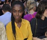 Aïssa Maïga au défilé printemps-été 2012 de Chloé lors de la Fashion Week parisienne le 3 octobre 2011