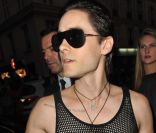 Jared Leto au défilé Yves Saint Laurent à Paris, le 3 octobre 2011