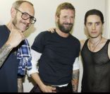 Terry Richardson et Jared Leto sont venus soutenir leur ami Stefano Pilati au défilé Yves Saint Laurent à Paris, le 3 octobre 2011