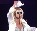 Britney Spears se donne à fond au Femme Fatale tour à Los Angeles le 20 septembre 2011