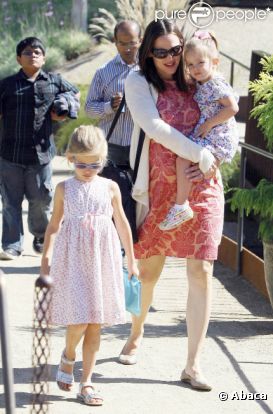 Jennifer Garner va chercher Seraphina et Violet à Los Angeles le 9 octobre 2011