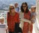 Jennifer Garner enceinte et ses deux filles Violet et Seraphina  se rendent à un musée avec une amie à Los Angeles le 9 octobre 2011  