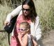 Jennifer Garner enceinte et ses deux filles Violet et Seraphina  se rendent à un musée avec une amie à Los Angeles le 9 octobre 2011  