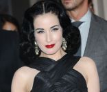 Dita Von Teese femme fatale à Milan pour un événement Cointreau. Le 11 octobre 2011