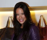 Anne-Solenne Hatte lors du happening Darel où le Simple Bag a été célébré ! Le 11 octobre 2011 à la nouvelle boutique Gérard Darel, 46 rue du Bac. 75007 PARIS.