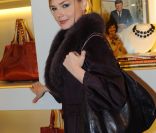 Julie Judd lors du happening Darel où le Simple Bag a été célébré ! Le 11 octobre 2011 à la nouvelle boutique Gérard Darel, 46 rue du Bac. 75007 PARIS.