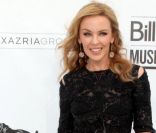 Kylie Minogue en mai 2011. Elle arbrore une couleur de cheveux blond ! 
