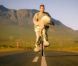 Coldplay trompe énormément dans le clip de Paradise , second extrait de Xylo Myloto : devant la caméra du complice Mat Whitecross, Chris Martin devient éléphant et lutte pour retrouver la savane. Excellent !