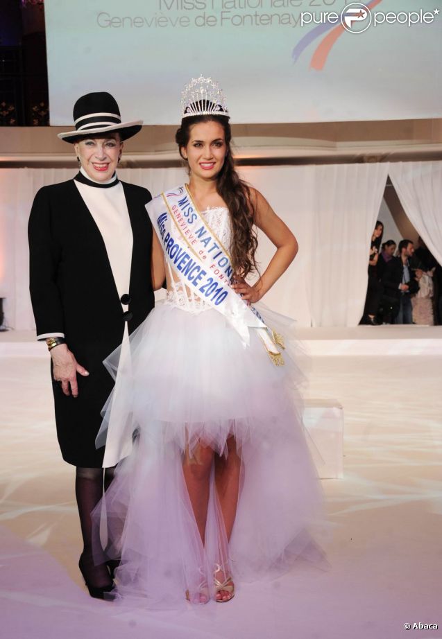 Geneviève de Fontenay et Barbara Morel, à Paris, pour l'élection de Miss Nationale 2011, en décembre 2010.