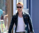 Ronan Keating s\'offre un tatouage à Sydney le 19 octobre 2011<br />