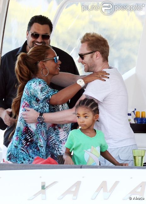 Mel B sur un yacht avec son ami Ronan Keating le 20 octobre 2011 dans la baie de Sydney