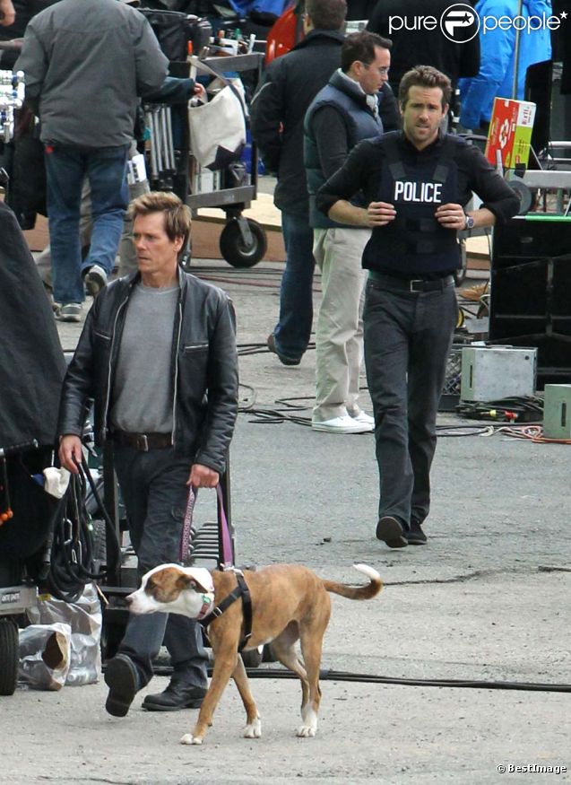 Ryan Reynolds et Kevin Bacon sur le tournage de  R.I.P.D  à Boston, le 22 octobre 2011.