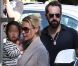 Katherine Heigl : Promenade en famille avec sa petite Naleigh, pilote de course